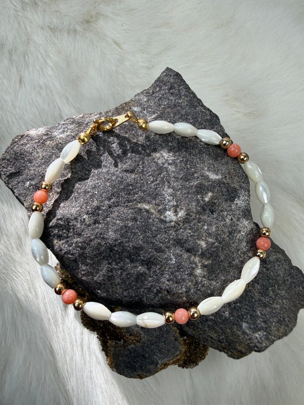 Vintage Mother of Pearl & Angel Skin Coral Beaded Bracelet 6.75"